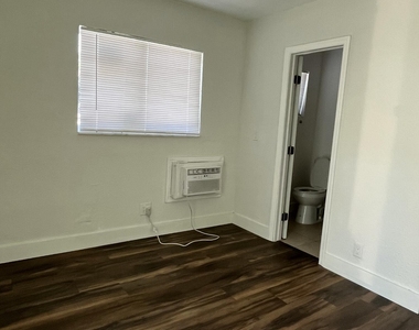 2300 Nw 6th Street - Photo Thumbnail 1