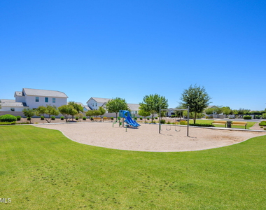 542 E Bamboo Lane - Photo Thumbnail 29