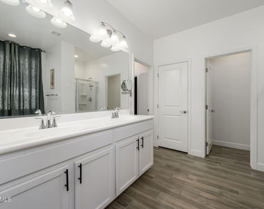 542 E Bamboo Lane - Photo Thumbnail 12