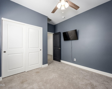 542 E Bamboo Lane - Photo Thumbnail 18