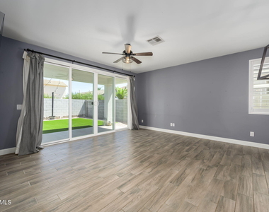 542 E Bamboo Lane - Photo Thumbnail 7