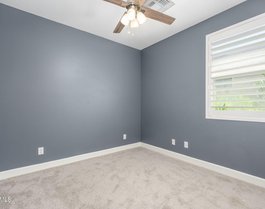 542 E Bamboo Lane - Photo Thumbnail 17