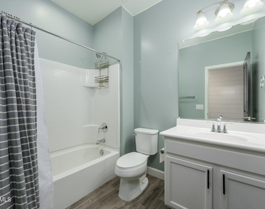 542 E Bamboo Lane - Photo Thumbnail 16