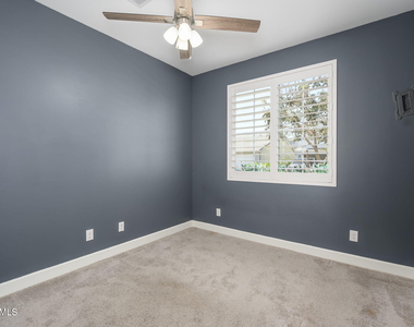 542 E Bamboo Lane - Photo Thumbnail 9