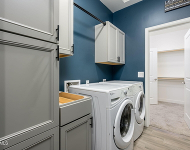 542 E Bamboo Lane - Photo Thumbnail 19