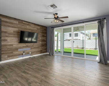 542 E Bamboo Lane - Photo Thumbnail 6