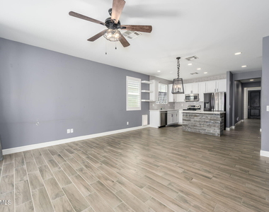 542 E Bamboo Lane - Photo Thumbnail 8