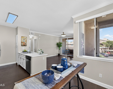 7009 E Acoma Drive - Photo Thumbnail 5