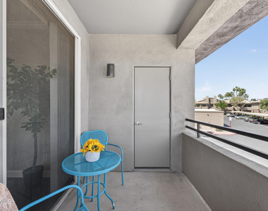 7009 E Acoma Drive - Photo Thumbnail 8