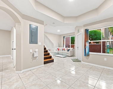 732 Sw 106th Avenue - Photo Thumbnail 9