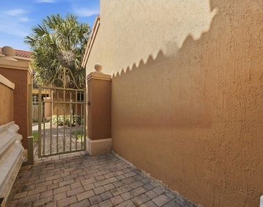 732 Sw 106th Avenue - Photo Thumbnail 21