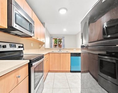 732 Sw 106th Avenue - Photo Thumbnail 14