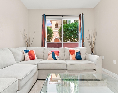 732 Sw 106th Avenue - Photo Thumbnail 6