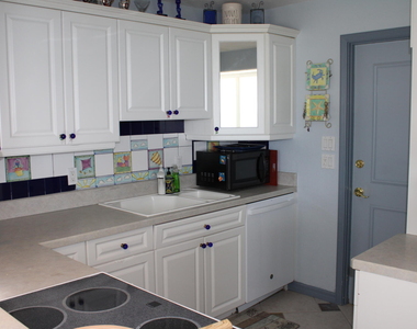 630 Ocean Drive - Photo Thumbnail 8