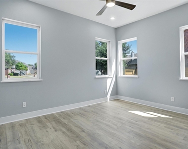 400 Hideaway Court - Photo Thumbnail 11
