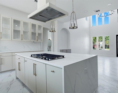 400 Hideaway Court - Photo Thumbnail 10