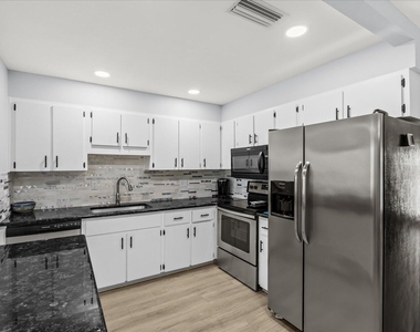 215 19th Avenue - Photo Thumbnail 8