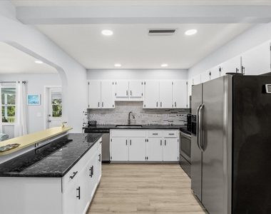 215 19th Avenue - Photo Thumbnail 7