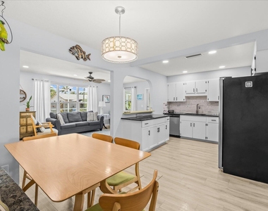 215 19th Avenue - Photo Thumbnail 5