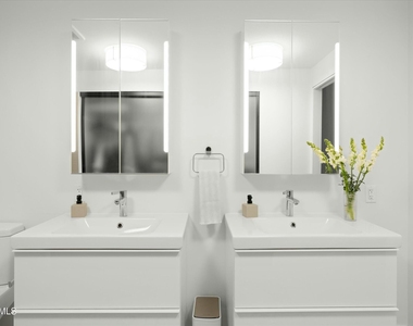1717 N 1st Avenue - Photo Thumbnail 16