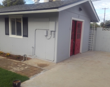 3419 E Turney Avenue - Photo Thumbnail 9