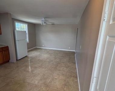 3115 Windsor Avenue - Photo Thumbnail 4