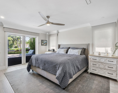 725 Ne 36th Street - Photo Thumbnail 20