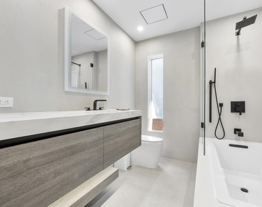 725 Ne 36th Street - Photo Thumbnail 17