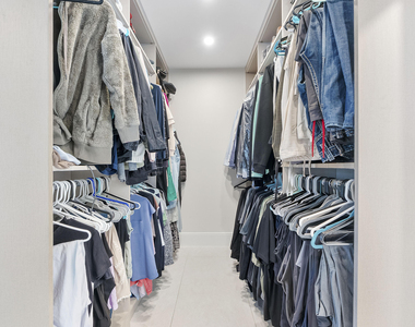 725 Ne 36th Street - Photo Thumbnail 23