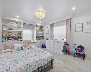 725 Ne 36th Street - Photo Thumbnail 19