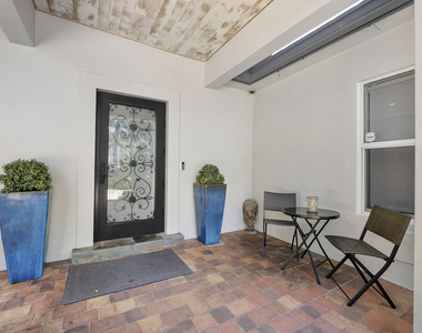 725 Ne 36th Street - Photo Thumbnail 14