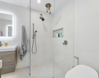 725 Ne 36th Street - Photo Thumbnail 25