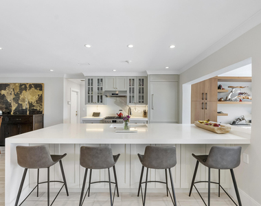 725 Ne 36th Street - Photo Thumbnail 34
