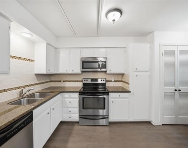 2815 Welborn Street - Photo Thumbnail 9