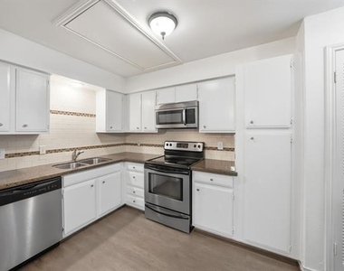 2815 Welborn Street - Photo Thumbnail 11