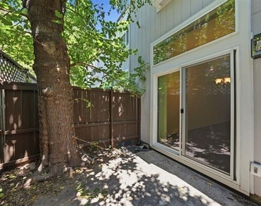 2815 Welborn Street - Photo Thumbnail 23