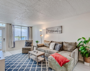 108 Paradise Harbour Boulevard - Photo Thumbnail 6
