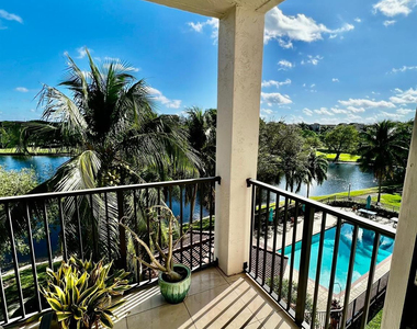 2105 Lavers Circle - Photo Thumbnail 6