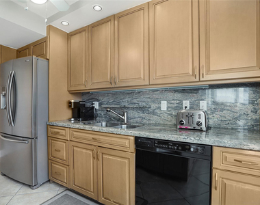4280 Galt Ocean Drive - Photo Thumbnail 21
