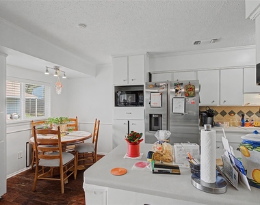 2009 Charleston Drive - Photo Thumbnail 13
