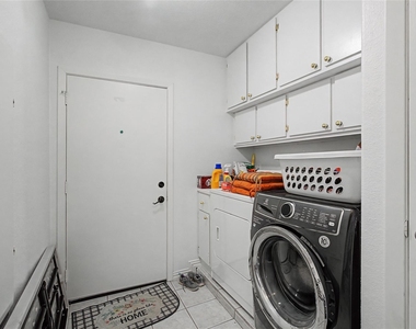 2009 Charleston Drive - Photo Thumbnail 17