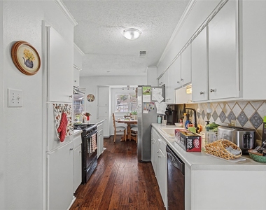 2009 Charleston Drive - Photo Thumbnail 5