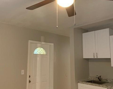 4250 Nw 21st Avenue - Photo Thumbnail 4