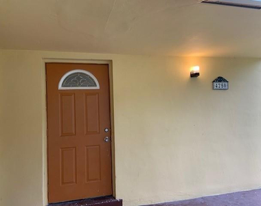 4250 Nw 21st Avenue - Photo Thumbnail 2