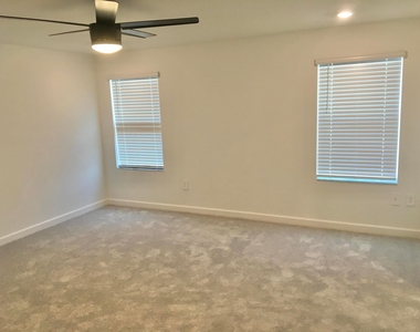12226 Sw Roma Circle - Photo Thumbnail 16