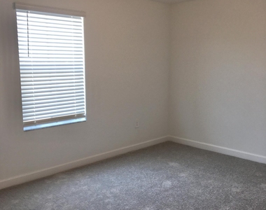 12226 Sw Roma Circle - Photo Thumbnail 9