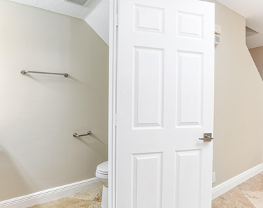 316 Se Bloxham Way - Photo Thumbnail 10