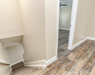 316 Se Bloxham Way - Photo Thumbnail 12