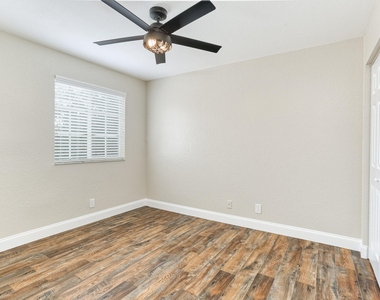 316 Se Bloxham Way - Photo Thumbnail 24