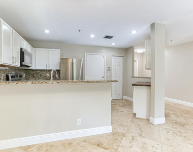 316 Se Bloxham Way - Photo Thumbnail 5